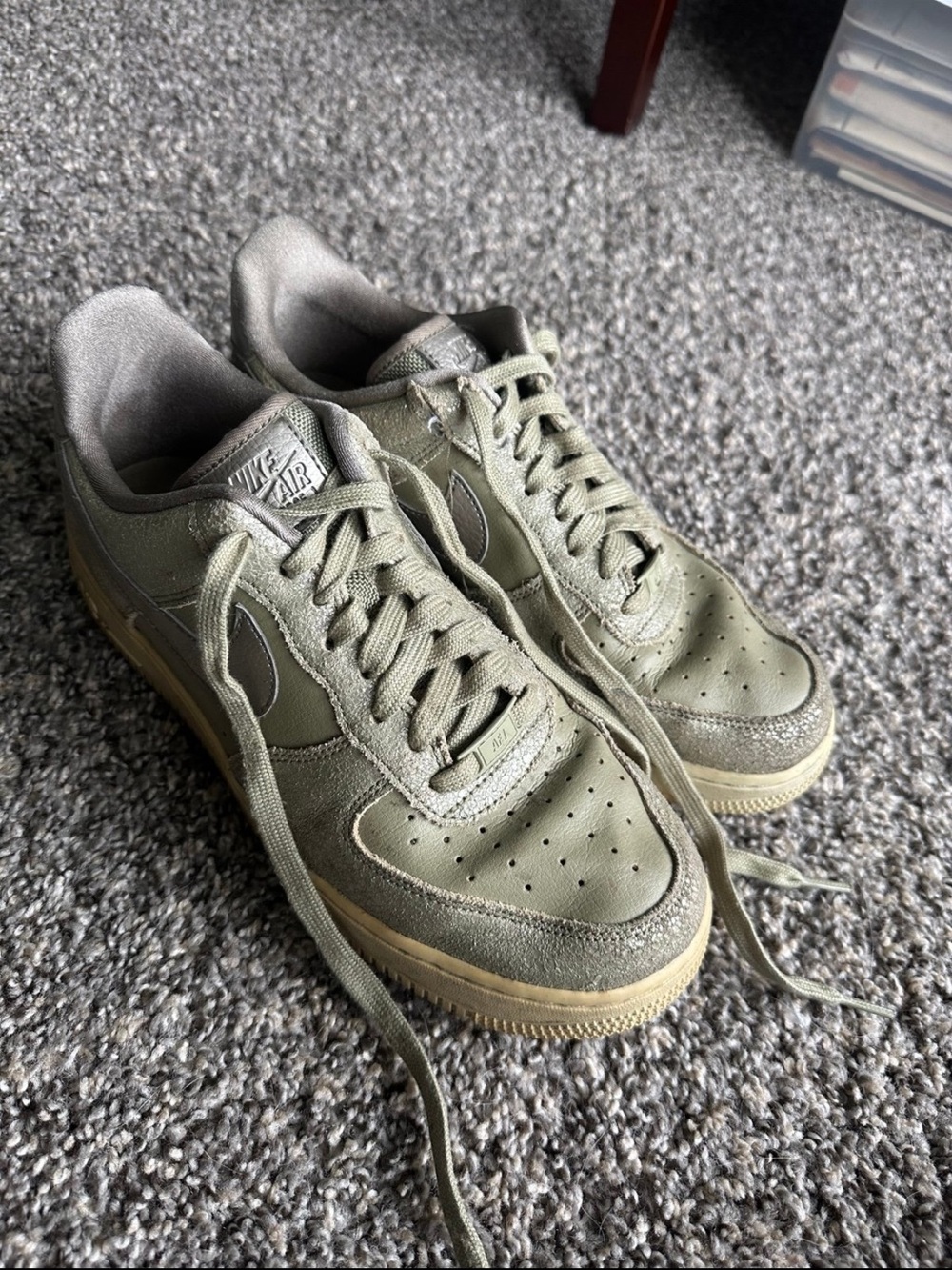 Women’s Nike Green Air Force 1 Shoes Size 10